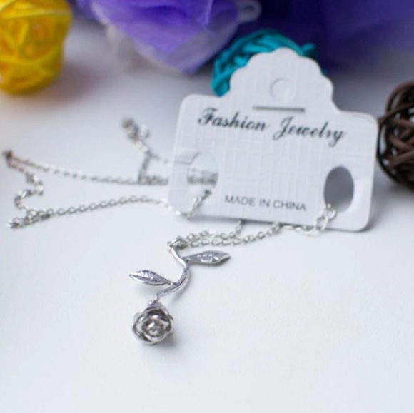 NWT Flower Necklace W/Matching Earrings - Picture 4 of 8